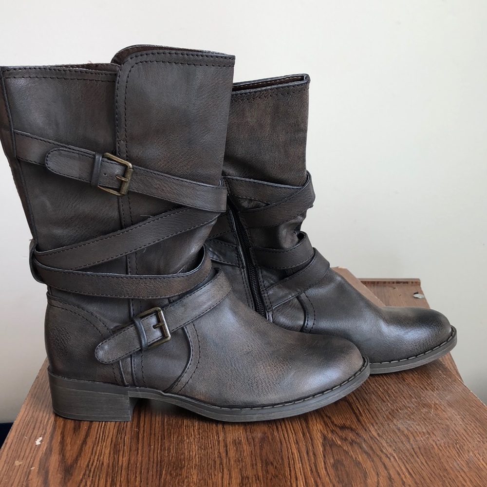Boots, calf high